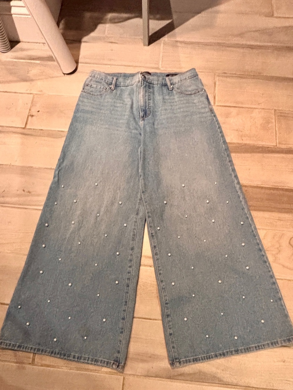 Scoop wide leg Embellished Pearl Jeans Size 8 Women size 8